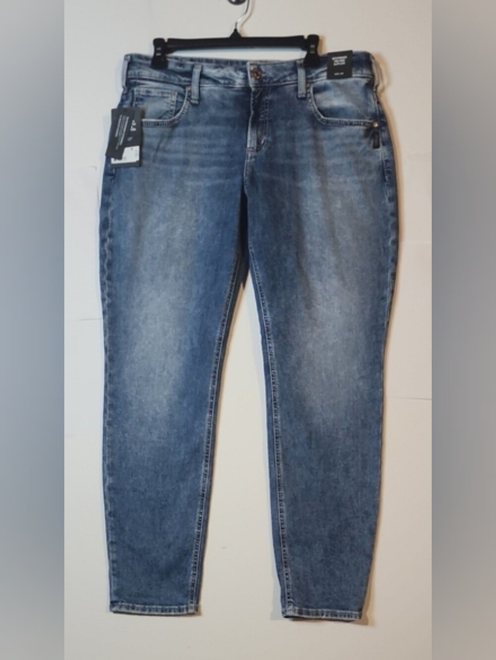 Silver Jeans Boyfriend Mid Rise Slim Leg NWT Size 32 X 29